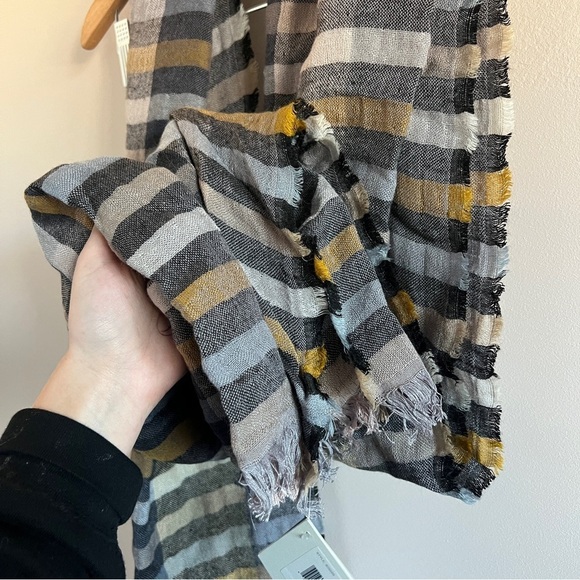 Echo | Striped Scarf - Picture 4 of 5